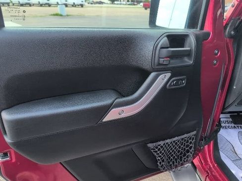 Used 2013 Jeep Wrangler Unlimited Sahara w/ Connectivity Group AWD/4WD image 14