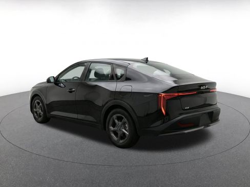 Used 2025 Kia K4 FWD image 6
