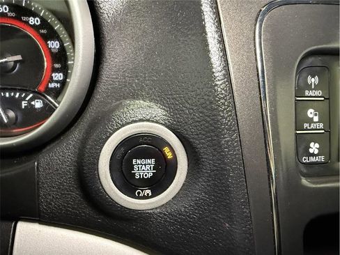 Used 2019 Dodge Journey SE image 38
