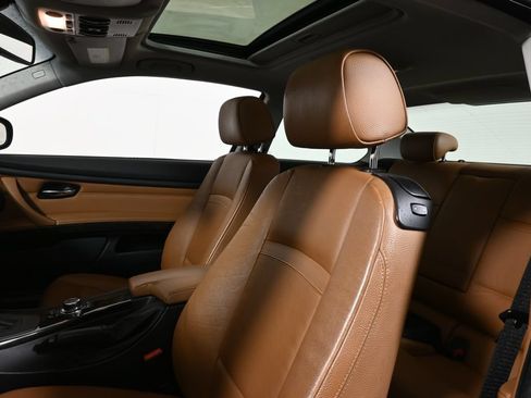 Used 2011 BMW 328i xDrive Coupe AWD/4WD image 5