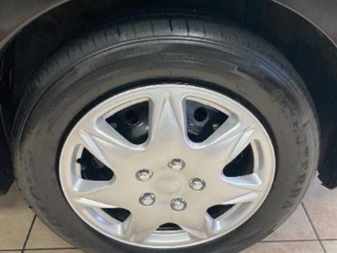Used 2022 Nissan Kicks S FWD image 24