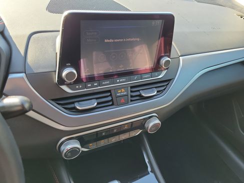 Used 2023 Nissan Altima 2.5 SR AWD/4WD image 25