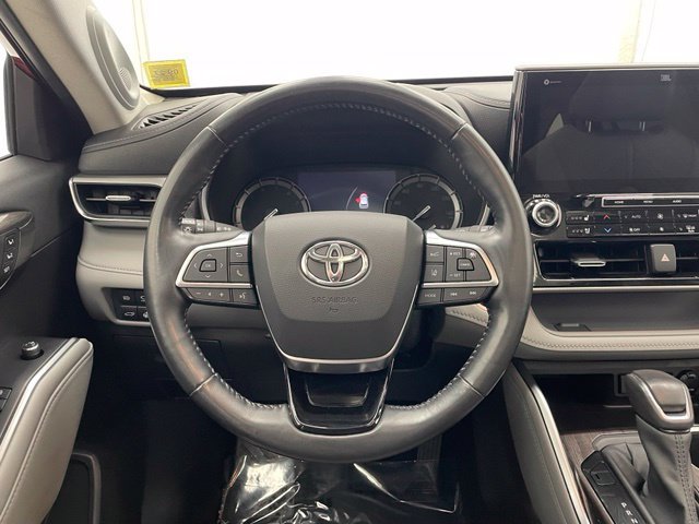 Used 2020 Toyota Highlander Platinum AWD/4WD image 14