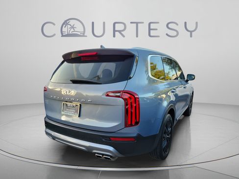 Used 2022 Kia Telluride SX FWD image 3