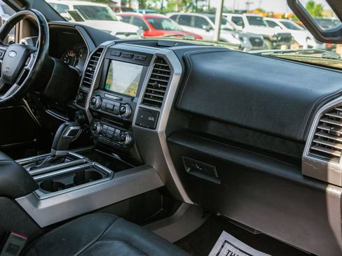 Used 2018 Ford F150 Platinum w/ Equipment Group 701A Luxury AWD/4WD image 11