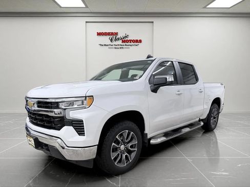 Used 2024 Chevrolet Silverado 1500 LT AWD/4WD image 3