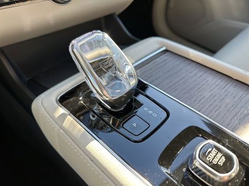 New 2026 Volvo XC90 B6 Ultra image 14