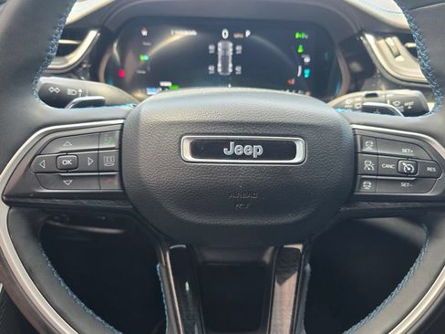 Used 2022 Jeep Grand Cherokee Trailhawk AWD/4WD image 34