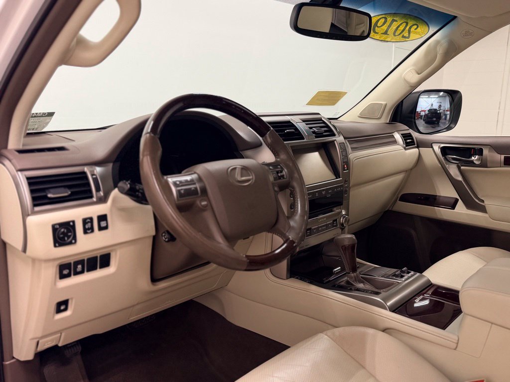 Used 2019 Lexus GX 460 Premium w/ Premium Package AWD/4WD image 13