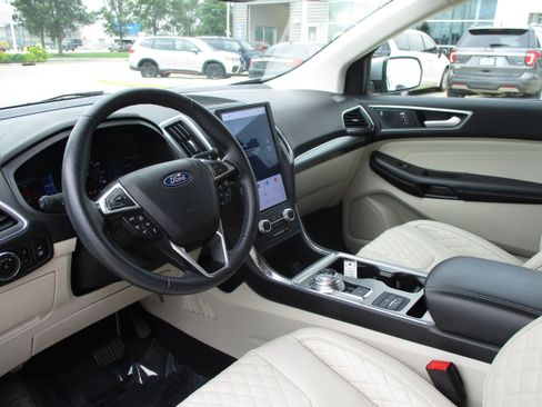 Used 2024 Ford Edge Titanium w/ Equipment Group 301A AWD/4WD image 14