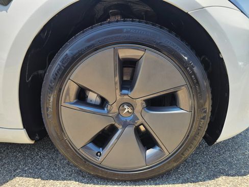 Used 2023 Tesla Model 3 Standard Range RWD image 29