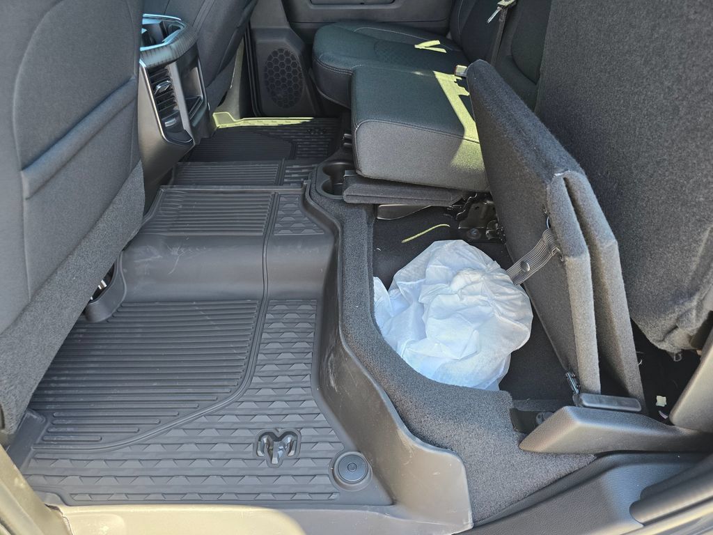 New 2026 RAM 2500 Big Horn AWD/4WD image 13