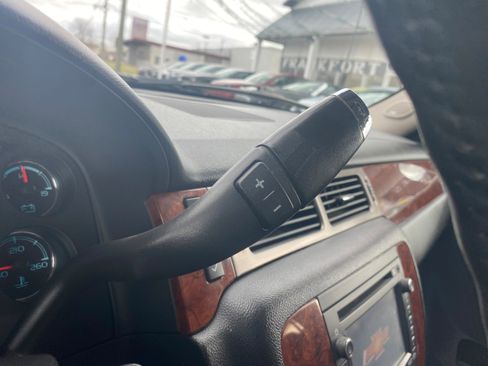 Used 2013 Chevrolet Avalanche LTZ image 14