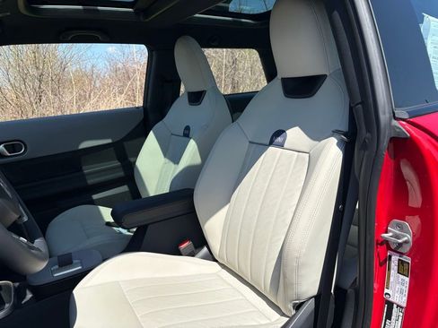 Used 2025 MINI Cooper 2-Door Hardtop image 4