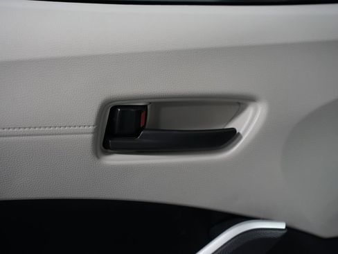 Certified 2025 Toyota Corolla Cross L image 29