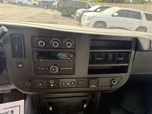 Used 2022 Chevrolet Express 3500 w/ Power Convenience Package RWD image 20