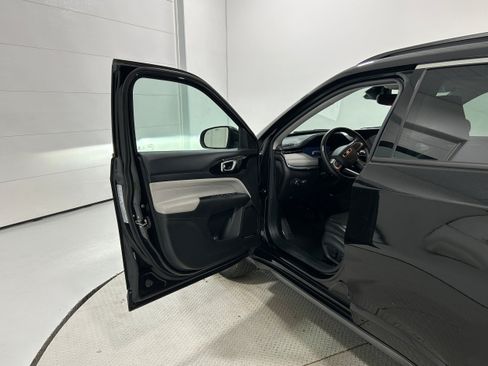 Used 2022 Jeep Compass Limited w/ Elite Group AWD/4WD image 24