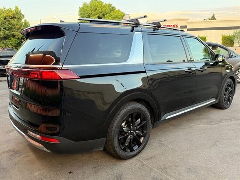 Used 2022 Kia Carnival SX FWD image 12