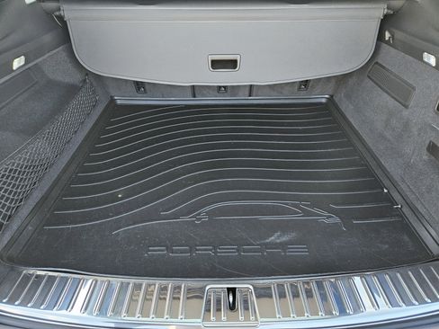 Certified 2024 Porsche Cayenne S image 31