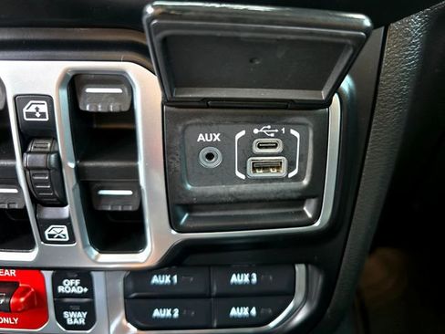 Certified 2021 Jeep Wrangler Unlimited Rubicon w/ Xtreme Recon 35" Tire Package image 16