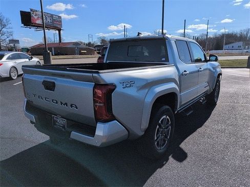 Used 2024 Toyota Tacoma TRD Sport image 7