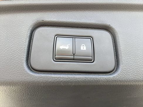 Certified 2022 Nissan Pathfinder Platinum w/ Cargo Package AWD/4WD image 18