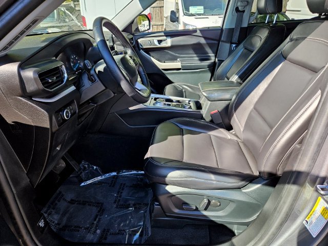 Certified 2023 Ford Explorer XLT w/ Equipment Group 202A AWD/4WD image 18