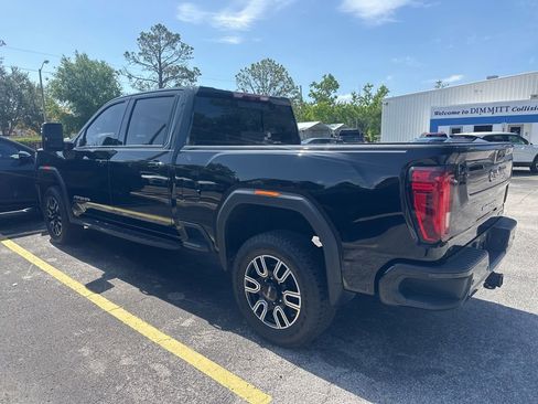 Used 2022 GMC Sierra 2500 AT4 w/ AT4 Premium Plus Package AWD/4WD image 4