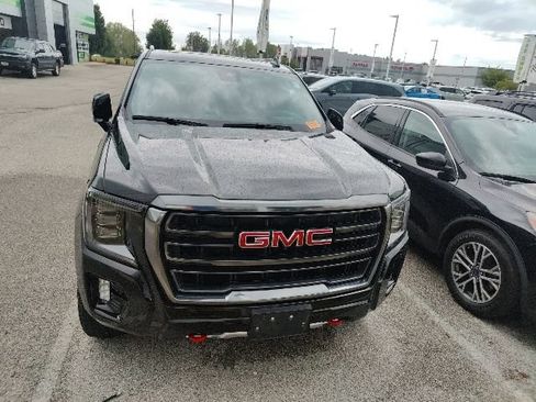 Used 2024 GMC Yukon XL AT4 w/ Technology Package AWD/4WD image 18