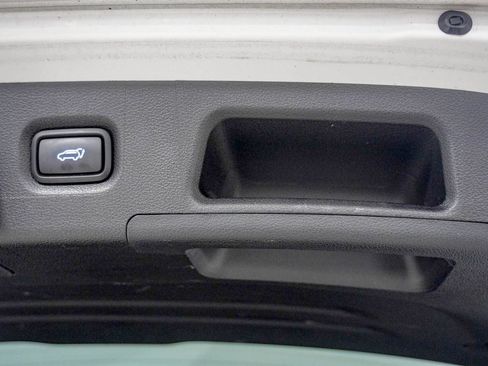 Used 2022 Hyundai Santa Fe SEL w/ Convenience + Premium Package AWD/4WD image 8