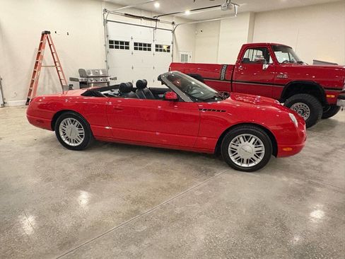 Used 2002 Ford Thunderbird Deluxe image 30