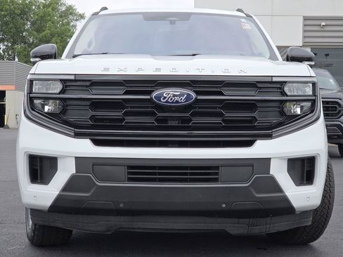 Used 2025 Ford Expedition Active AWD/4WD image 15