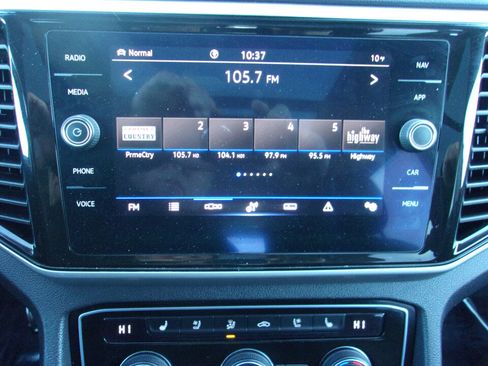 Used 2022 Volkswagen Atlas SEL Premium image 20