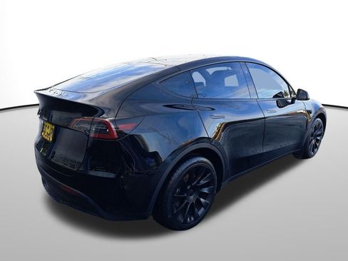 Used 2023 Tesla Model Y Long Range image 6