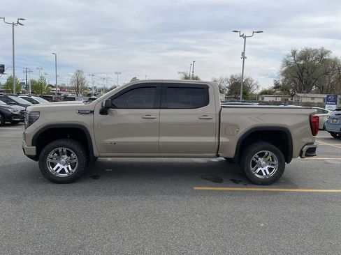 Used 2022 GMC Sierra 1500 AT4 AWD/4WD image 4