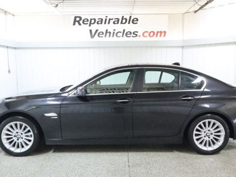 Used 2011 BMW 535i xDrive Sedan AWD/4WD image 1