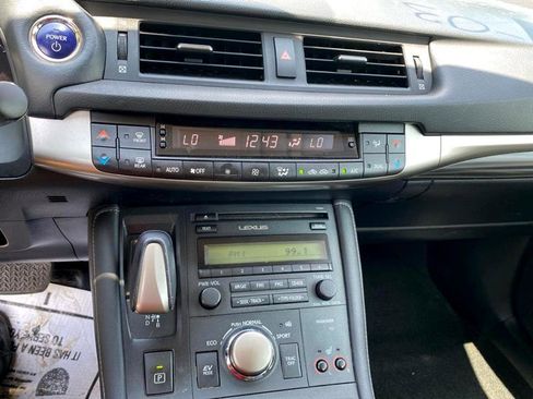 Used 2014 Lexus CT 200h image 12