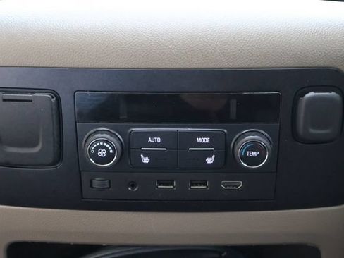 Used 2017 Chevrolet Suburban Premier AWD/4WD image 22