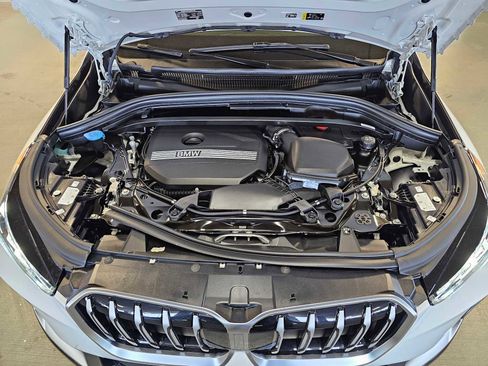 Certified 2025 BMW X1 xDrive28i w/ Convenience Package AWD/4WD image 9