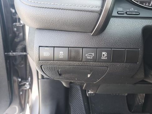 Used 2023 Toyota Camry SE image 16