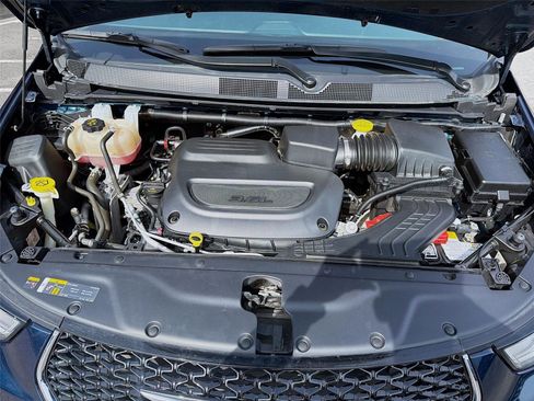 Used 2023 Chrysler Pacifica Limited image 32