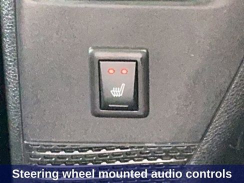 Used 2025 Chrysler Pacifica Limited image 19