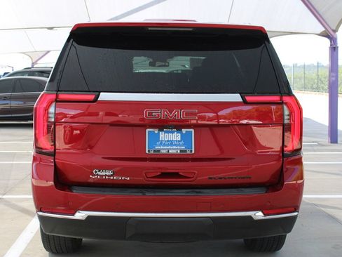 Used 2025 GMC Yukon Elevation AWD/4WD image 4