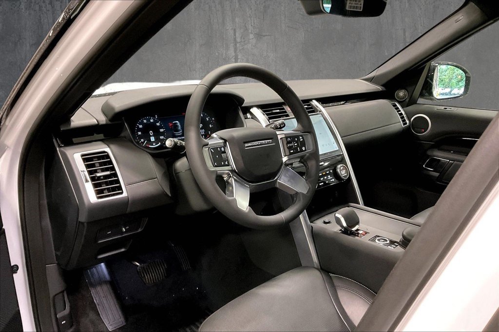 New 2026 Land Rover Discovery S AWD/4WD image 8