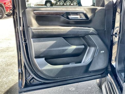 Certified 2025 Chevrolet Tahoe Premier image 14