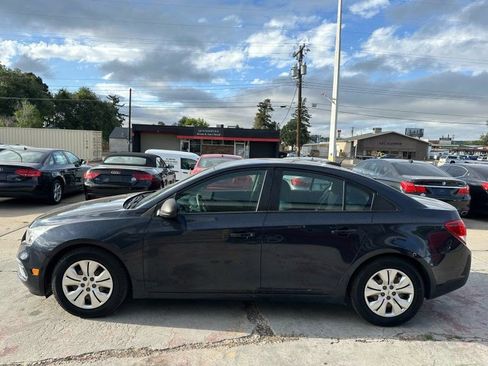 Used 2015 Chevrolet Cruze L FWD image 4
