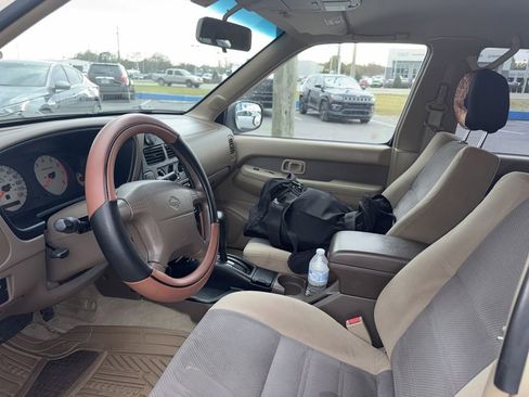 Used 1999 Nissan Pathfinder XE image 8