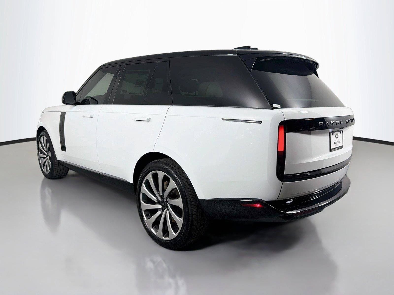 New 2027 Land Rover Range Rover Autobiography AWD/4WD image 7