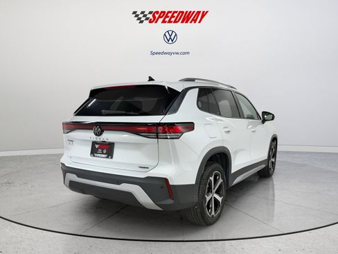 New 2025 Volkswagen Tiguan SE image 7
