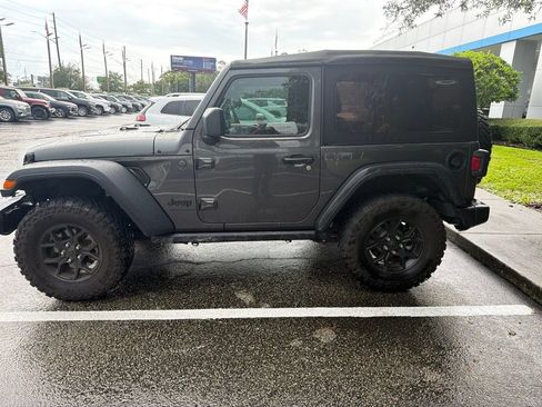 Used 2024 Jeep Wrangler Sport AWD/4WD image 3